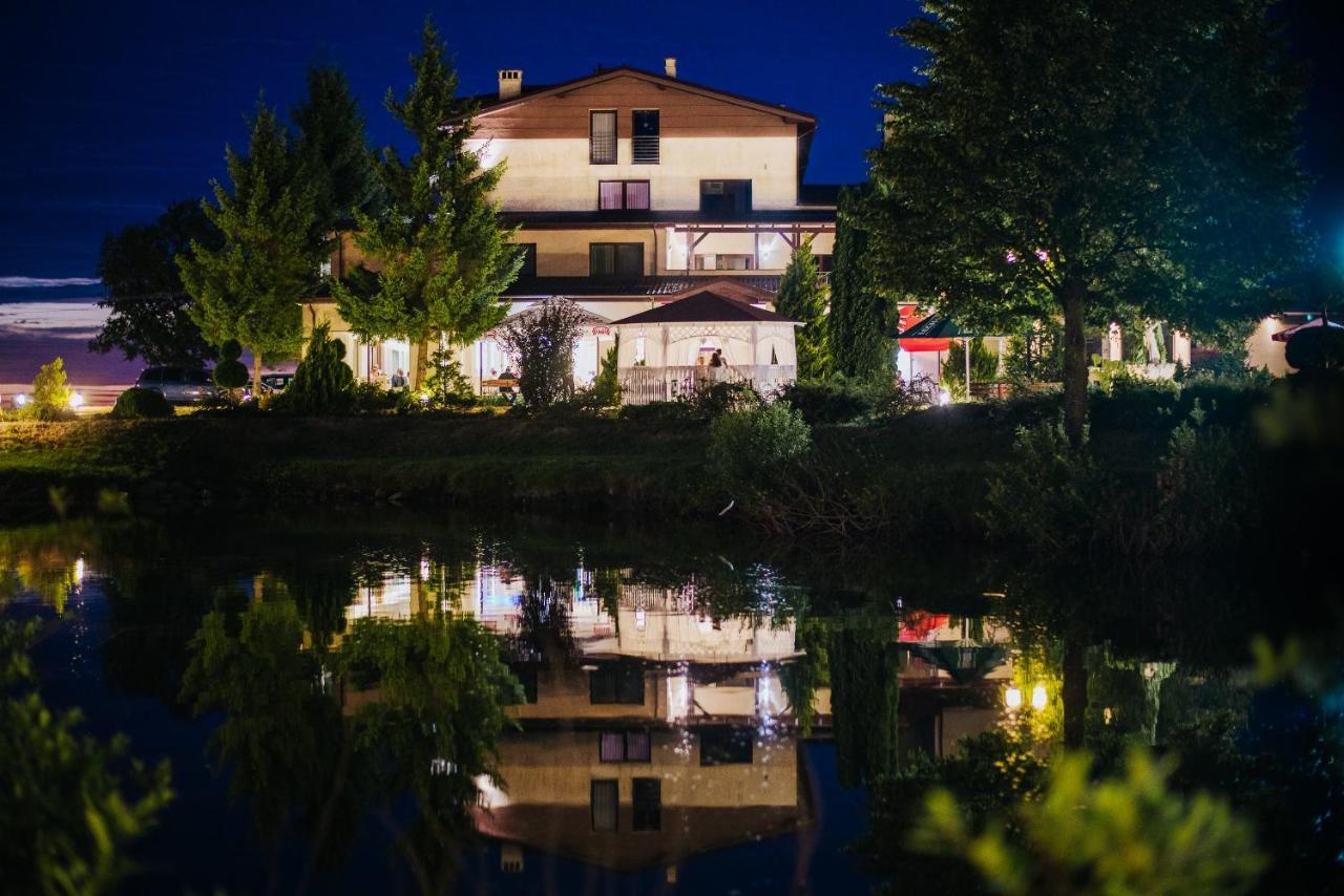 Hotel Czardasz Luzino Exterior foto